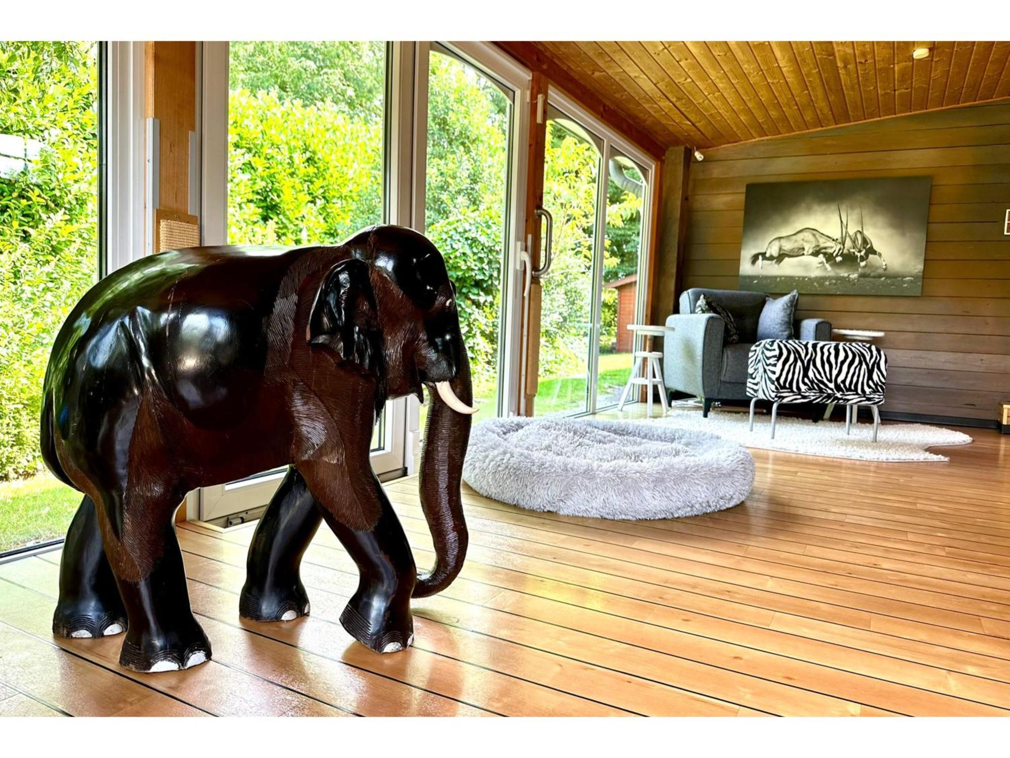 Lodge Of Africa - Einzigartige Themenzimmer, Eingezaeunten Garten, Sauna, Whirlpool & Kamin, Hunde Willkommen, Gasgrill, Voll Ausgestattete Kueche, Grosser Essbereich, Hamburg & Stade In Der Naehe Twielenfleth エクステリア 写真